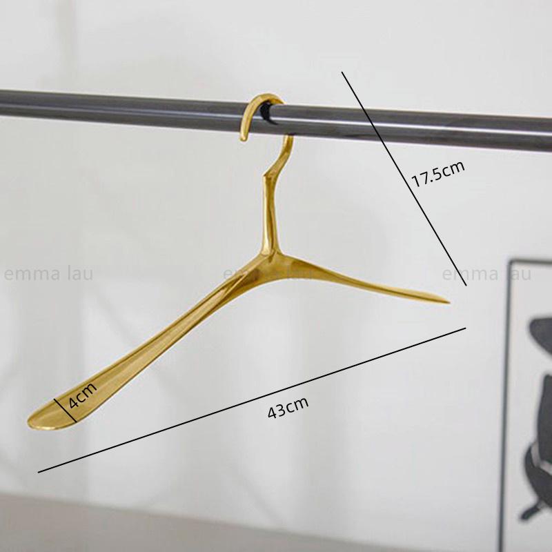 French Palace Style Clothes Hanger Solid Brass Wardrobe Hangers Strong Clothes Coat Hangers Golden Decoration Metal Rack