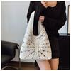 Modische Damen-Schultertasche Designer Luxus Nieten-Tragetasche Büro Große Kapazität Tragetasche Mädchen Punk-Stil Haupttaschen Für Frauen