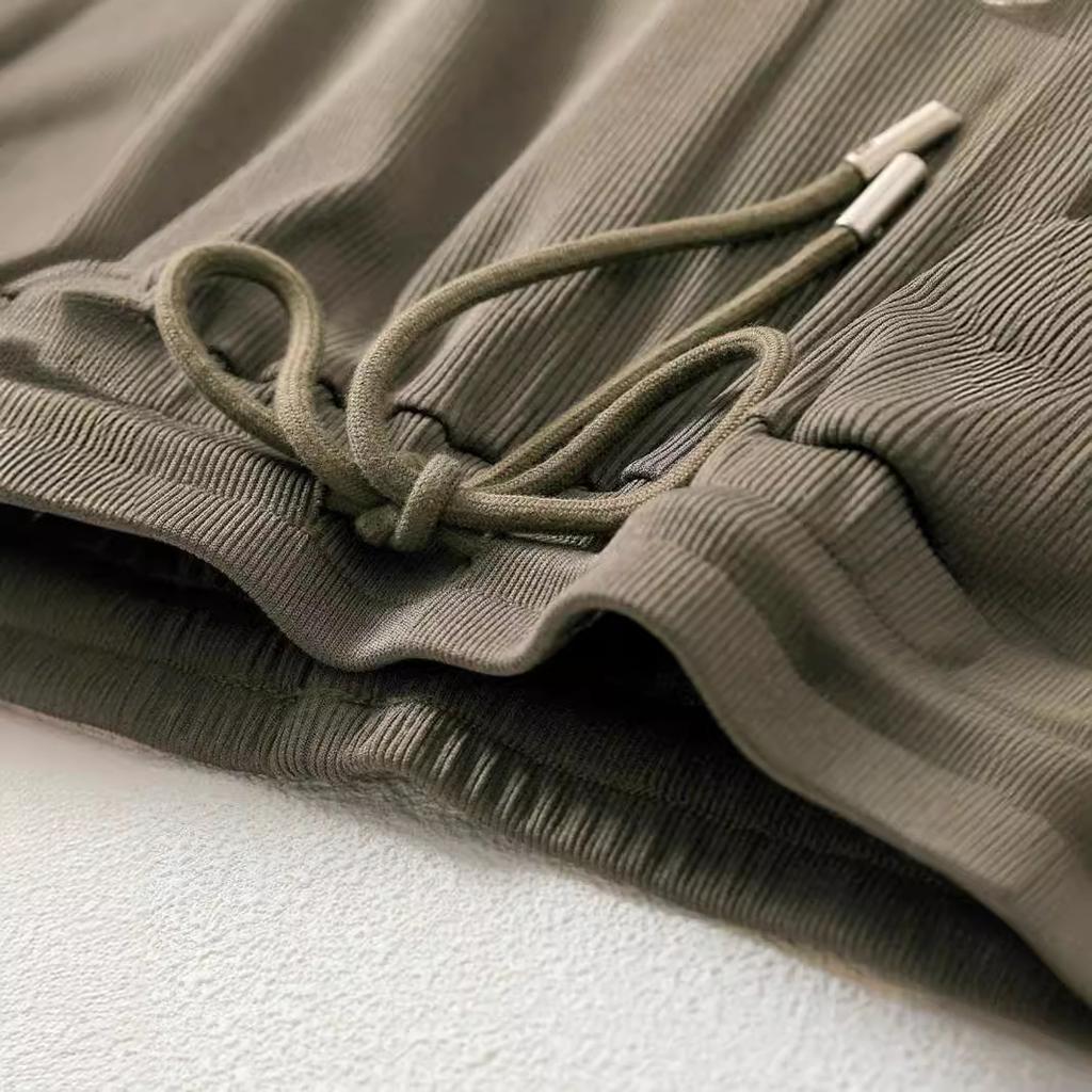 T-shirt Faux Deux-pièces Pantalon Décontracté Drapé Ensemble Deux-pièces pour Femme Été Nouveau Costume Coréen Sport à Capuche pour Femme