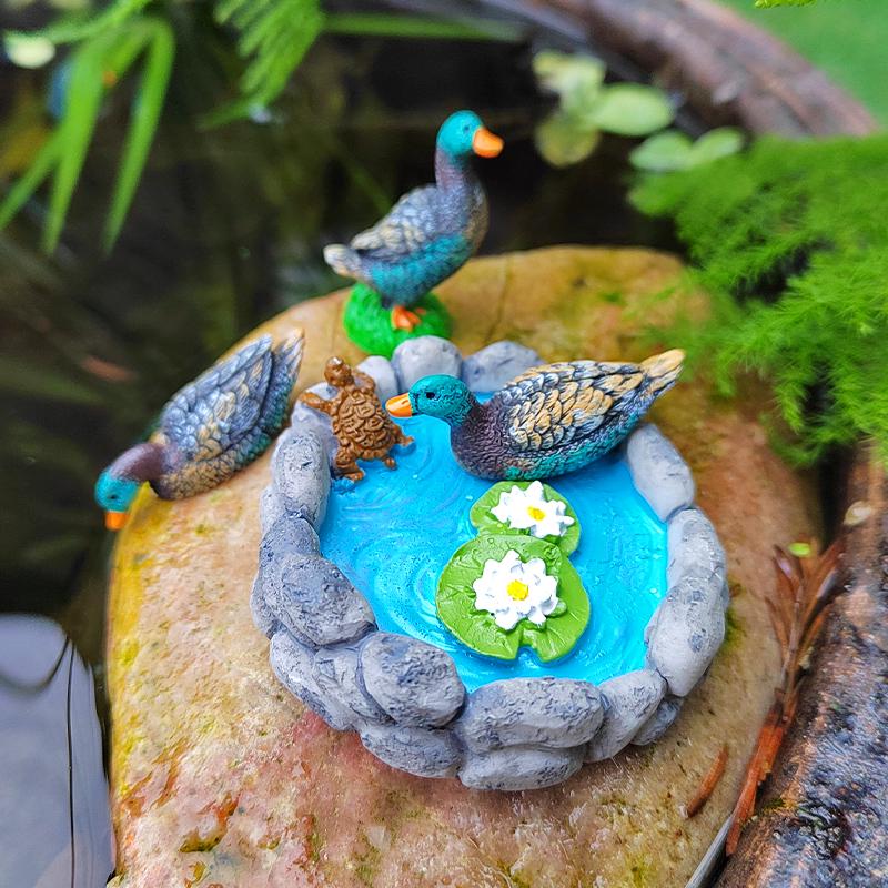 Mini Lotus Pond Micro Landscape Ornament – Rockery Fish Tank DIY Sand Table Bonsai Decoration