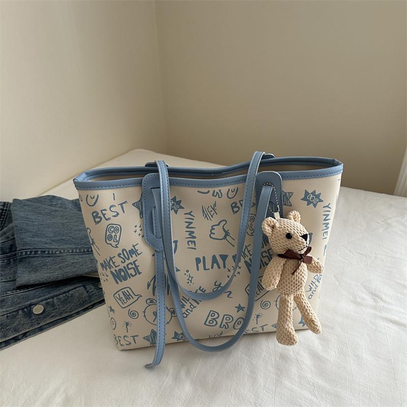 Fashionable Large Capacity Tote Bag For Women Ideal For Daily Commuting And Casual Outings