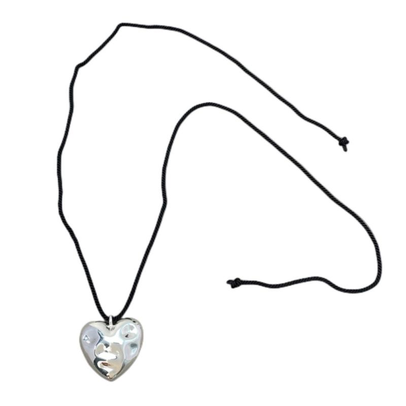 

Fashion Irregular Heart Necklace Neck Chain Sweet Temperament Clavicle Chain Adjustable Choker Jewelry Gift for Women 1