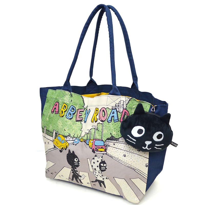 Fluffy Plush Pass Case with Reel and Keychain, Zipper Closure, and Storage, Perfect for IC Cards and Cards. Featuring a Black Cat Design. Lightweight