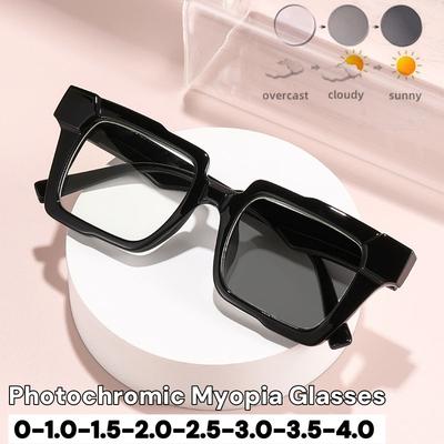 Quadratische Vollrand-Photochrome Myopiebrille Stilvolles Designer-Luxus-Farbwechselnde Anti-Blaulicht-Damenbrille Dioptrien +4,0