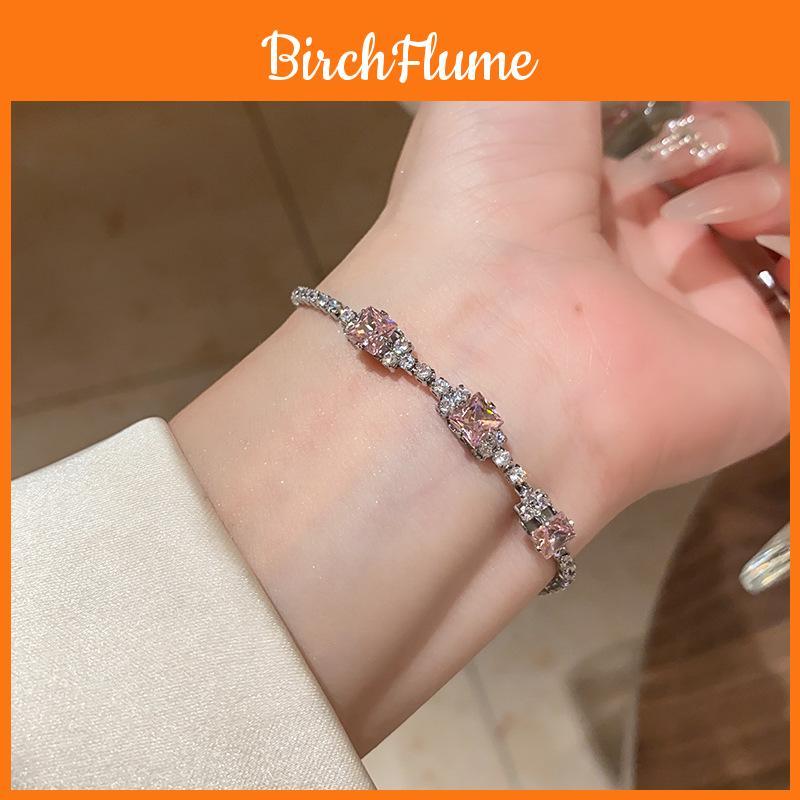 Minimalist Square Zircon Buckle Bracelet For Women With Elegant Geometric Design