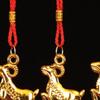 Ano Novo Chinês 2027 Ornamentos Pendurados de Bode Design Dourado da Sorte Franjas Vermelhas Para o Festival da Primavera Decoração de Parede de Casa