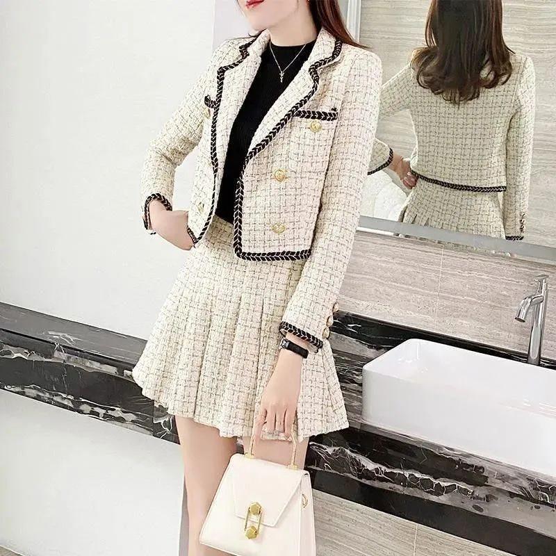 Chic Korean Style Two-Piece Pleated Skirt Suit for Women