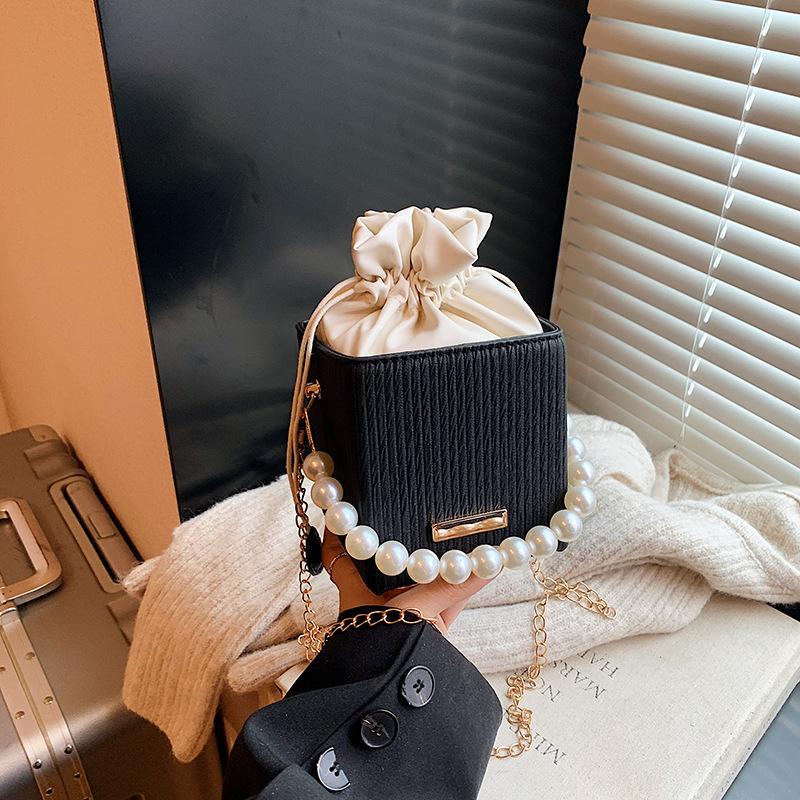 

Летняя маленькая сумка 2024 новая повседневная и красивая сумка-ведро повседневная простая сумка-мессенджер простая портативная женская сумка чёрный