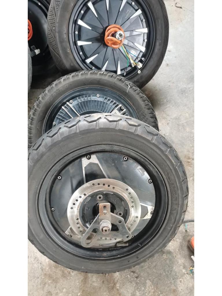 Generalüberholtes 12-Zoll-Elektromotorrad mit 1200W/1500W bürstenlosem Motor und Scheibenbremsen