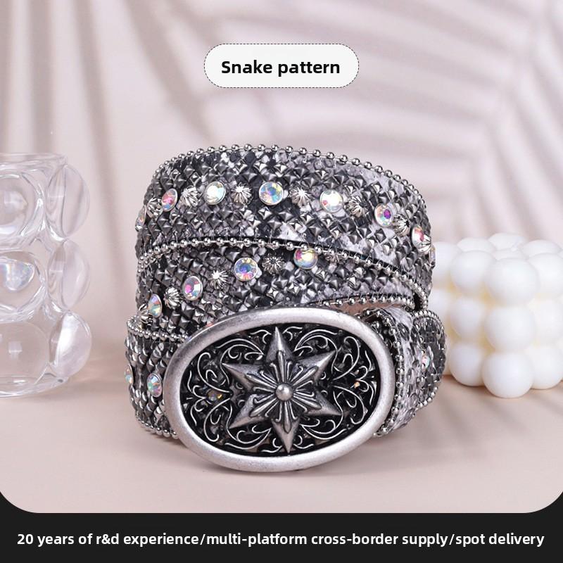 

Тот же ремень с декоративной пряжкой из стразов с узором змеиной кожи для мужчин и женщин, персонализированный новый джинсовый ремень в стиле ретро 135cm