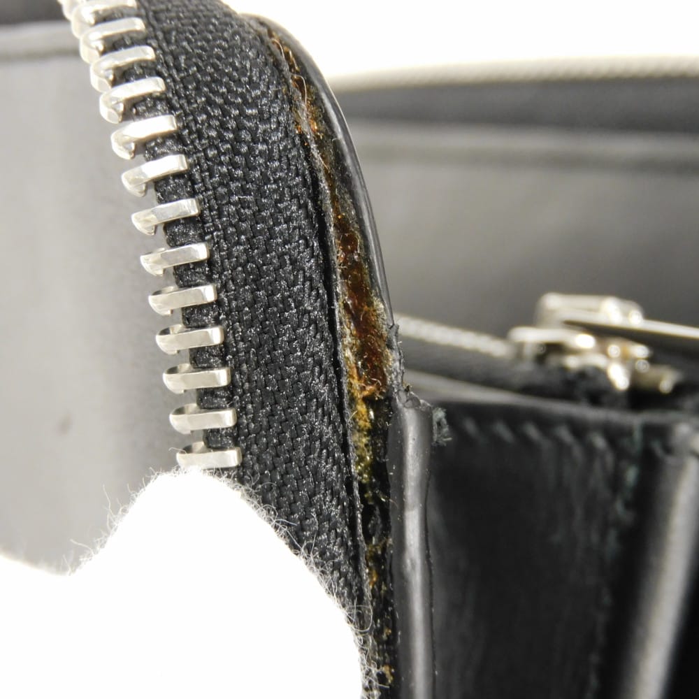 Used 12695 Zip Around Wallet 109N54.F13 7940 White Smooth Calfskin Zip Around Anagram Embossed Black Unisex from Japan