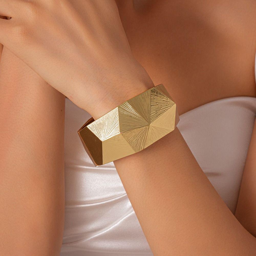 Europe American Style Wide Open Bangle Metal Exaggerated Bracelet Cute Spring Bangles  Gift