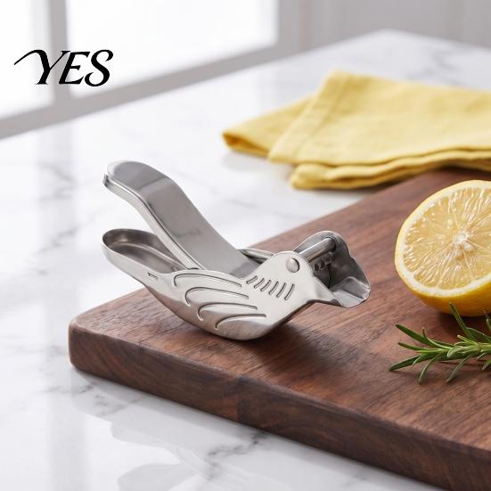 Compact Lime Press for Kitchen Stainless Steel Bird Shape Lemon Juicer, Portable Manual Fruit with Pour Spout Easy to Clean Citrus Tool Orange