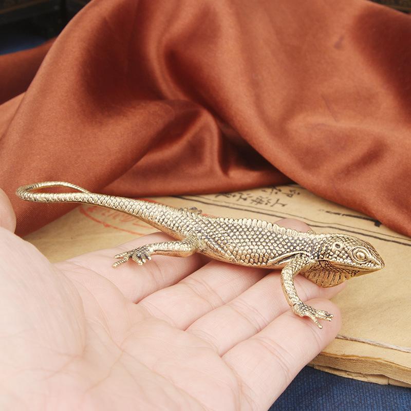 Vintage Brass Desktop Ornament Grass Lizard Animal Bronze Sculpture Craft Tea Pet Decoration Old Copperware Wholesale