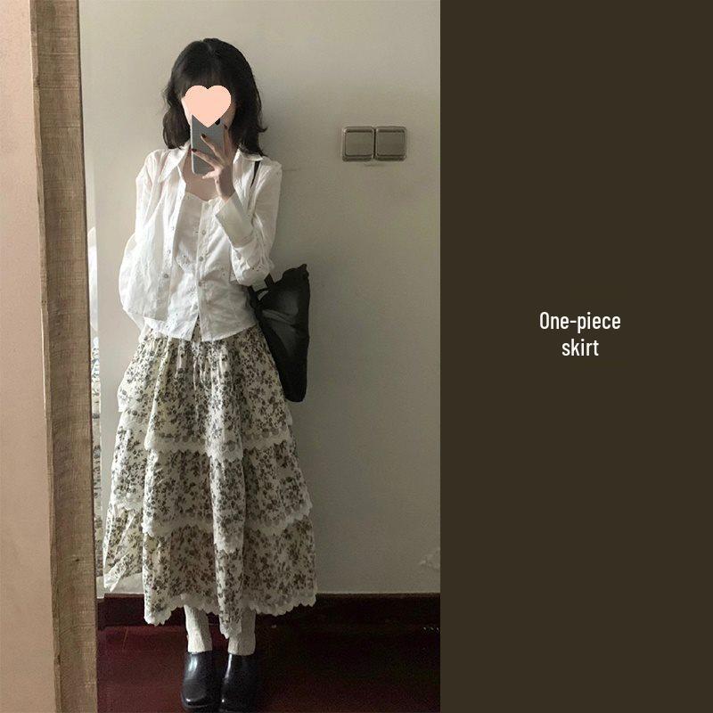 Vintage zweiteiliges Set mit floraler Stickerei: Französisches Lochmusterhemd & Midirock