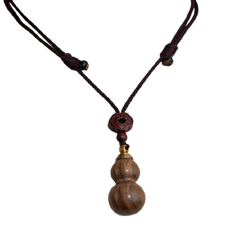 Lightweight Zinc Alloy and Wood Pendant Necklace Featuring Adjustable Chain for Sensitive Skin and Fashion Versatility