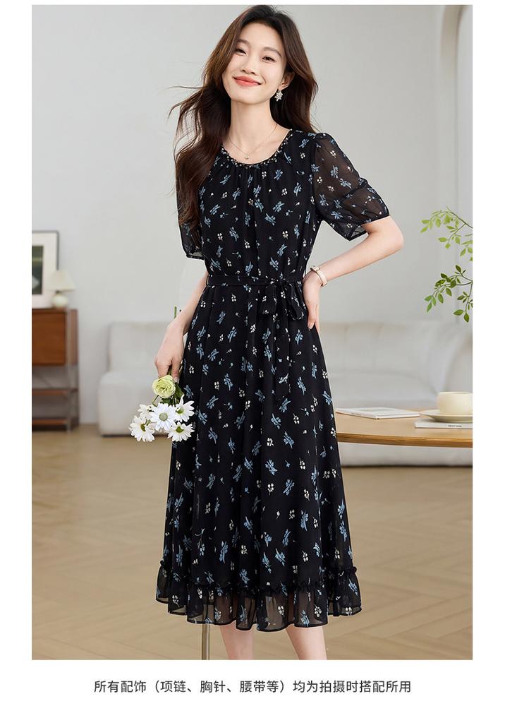 26 year new summer high-end feeling slimming floral skirt vacation style mid length skirt cake skirt short sleeved skirt dress dress dress skirt