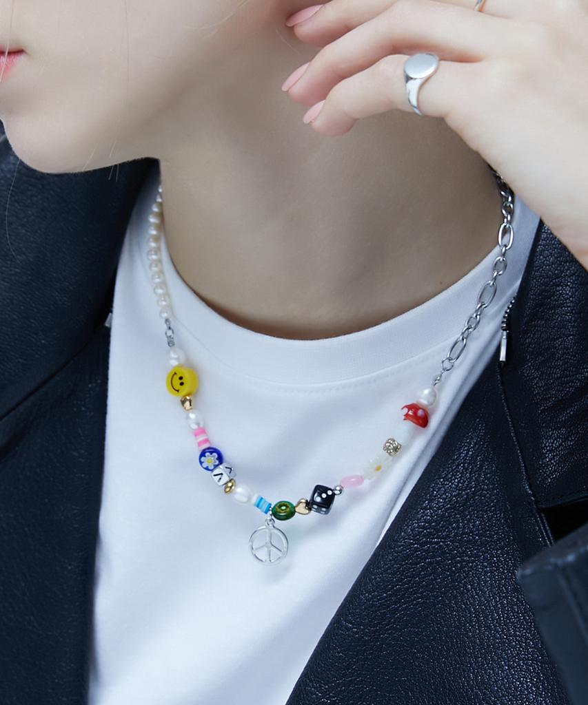 Vvv Piece Pendant Bead Necklace