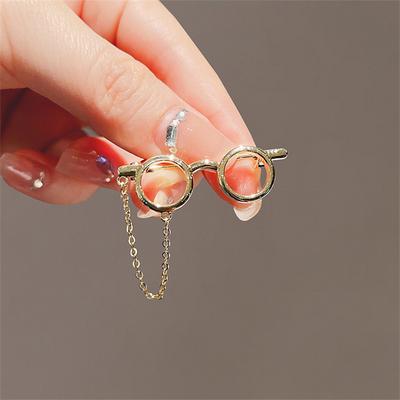 Creative Glasses Frame Metal Brooches Sunglasses Tassel Chain Lapel Pin Cartoon Backpack Clothes Badges Corsage Fashion Jewelry