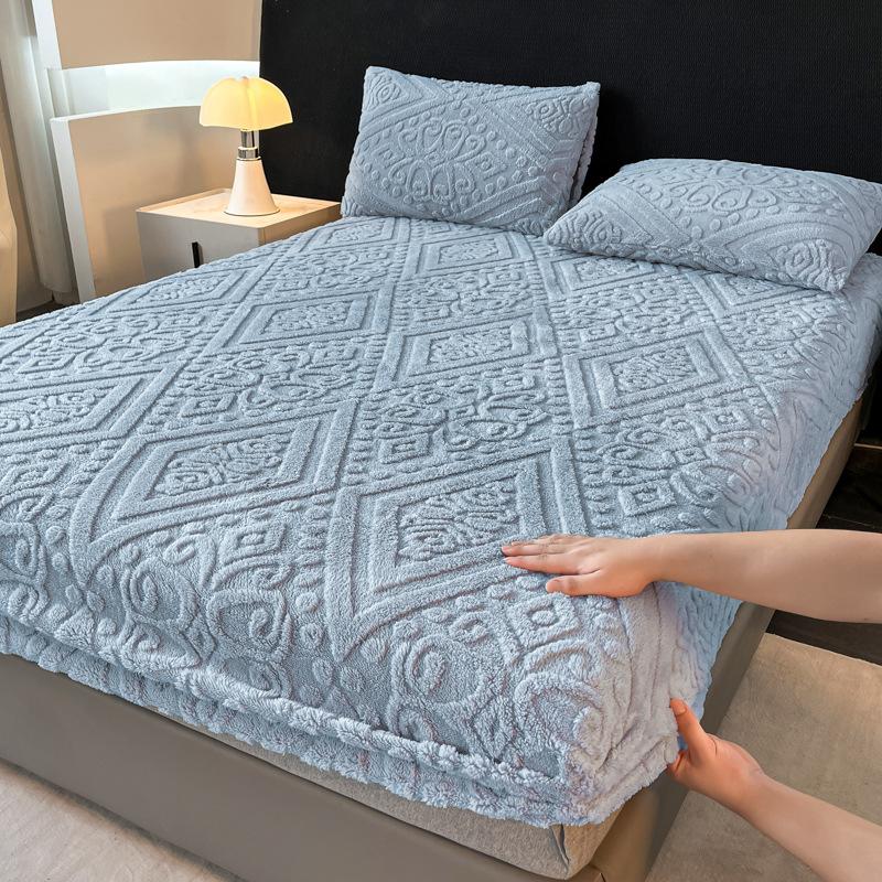 Coral Velvet Bedsheet Bedspread Milk Velvet Mattress Protective Cover Winter Plush Insulation Bedspread Single Queen King Size