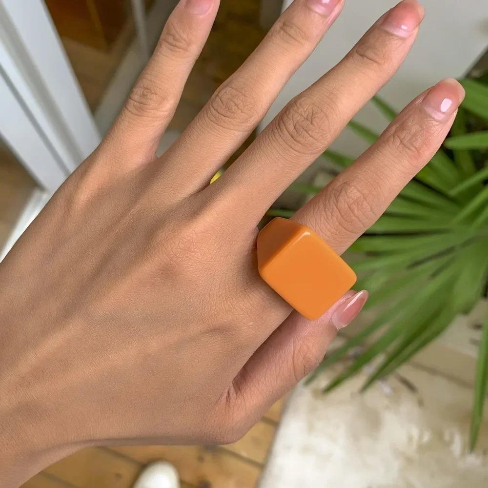 Hot Sale 2025 Temperament Fashion Colored Acrylic Ring New Simplicity Women Girl Lady Ring Trendy Resin Geometric Square Ring