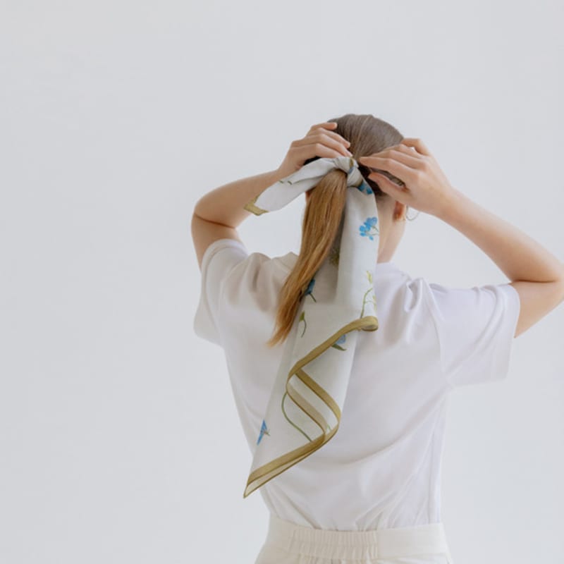 BASKISS Pressed Flower Scarf - Skyblue