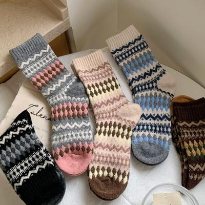 Women's Retro Fair Isle Wool Socks - Ethnic Style, Warm, Mid-Calf, Perfect for Autumn/Winter
