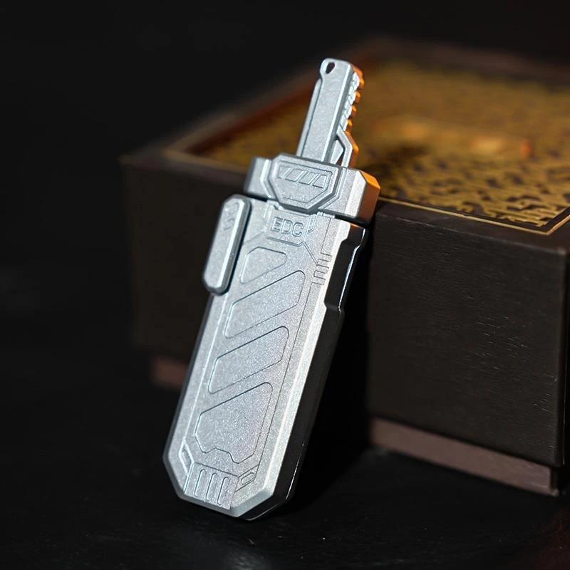1PC Edc Cracked Fingertip Rebound Push Card Sword Push Card Mini Fingertip Toy Relieves Adult Stress Magnetic Component Pendant