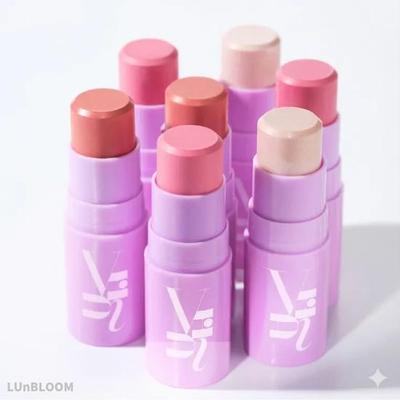 O blush em bastão brilhante 7g (+Brinde grátis)