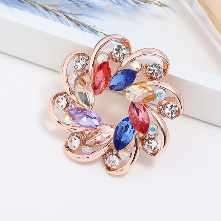 Fashion Crystal Flower Brooch Women'S Hot Sale Alloy Diamond-Encrusted Brooch Silk Scarf Buckle Dual-Use