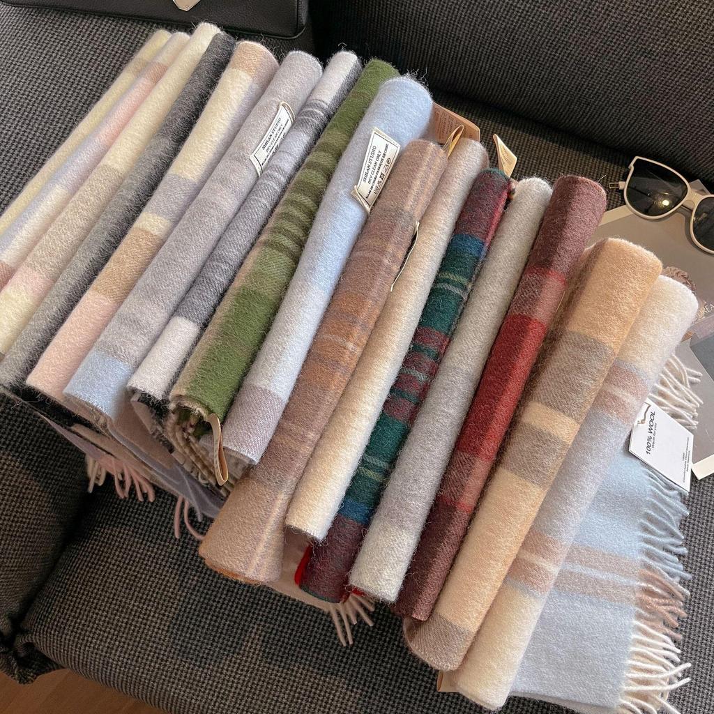 2025 Unisex 100% Wool Scarf: Versatile and Warm for Autumn & Winter