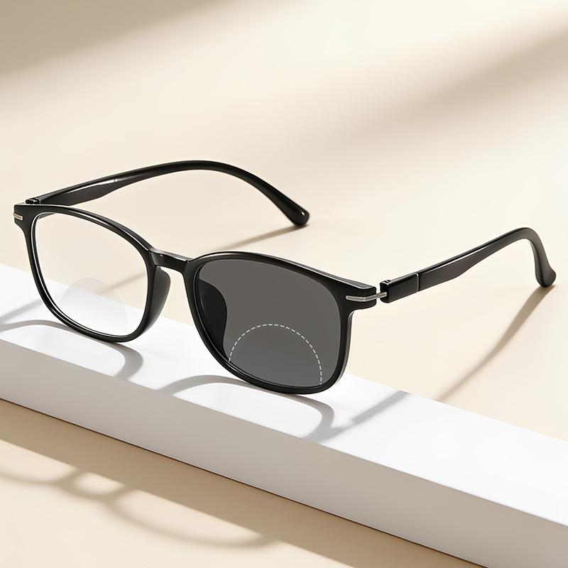 Unisex Photochromic Bifocal Reading Glasses Ultra-Lightweight Blue Light-Blocking Presbyopia Glasses Outdoor Sports Goggles