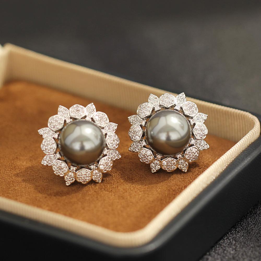 French Vintage Black Pearl Flower Stud Earrings Exaggerated Personality Exaggerated Exquisite Diamond Set Versatile Earrings Silver Needle Earrings Wo