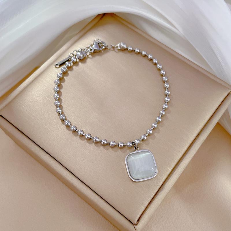 

Titanium Steel Dongdaemun Personality Temperament Mori Cat S Eye Square Round Bead Bracelet Female Retro Gui