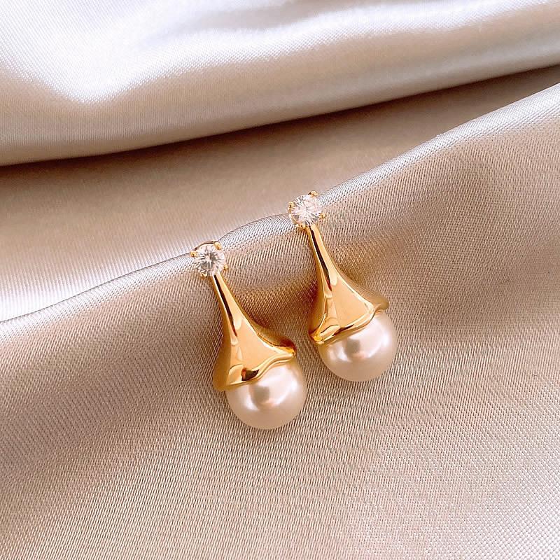 Crystal Waterdrop Imitation Pearl Stud Earrings for Women Exquisite Simple Fashion Sweet Personality Temperament Jewelry