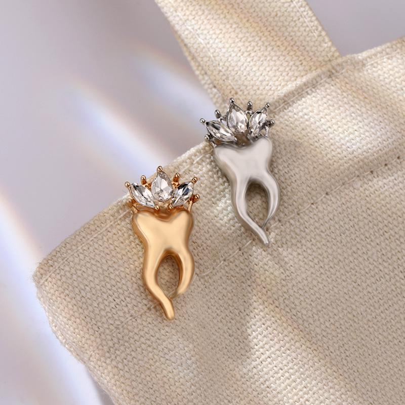 Cartoon Teeth Micro-Pave Brooch: Versatile Alloy Accessory for Scarves, Bags, and Clothing