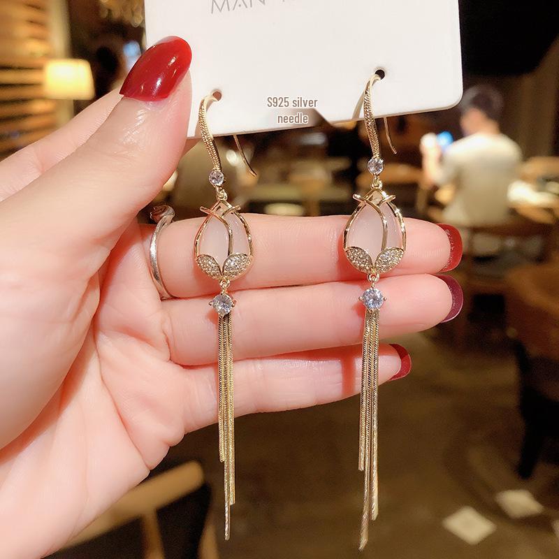 Korean Style Retro Tulip Tassel Earrings for Women - High Quality Fashion Accessory