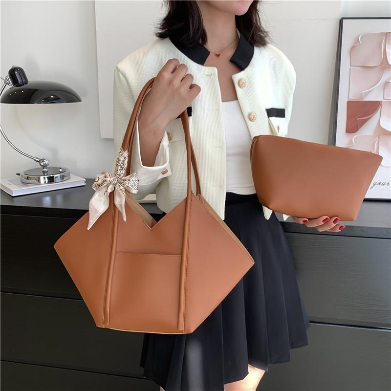 Spring and Summer Temperament New Large-capacity Bag Simple Solid Color Commuter Shoulder Bag Fashionable Underarm Bag Tote Bag
