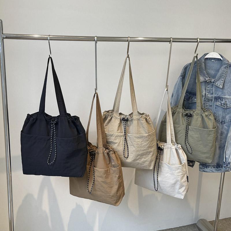 Женская сумка через плечо большой вместимости — фото 9