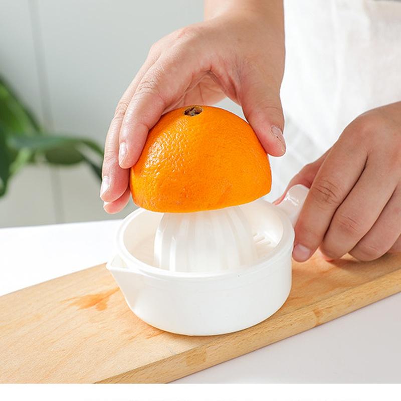 Nové kuchyňské příslušenství Ruční plastový nástroj na ovoce Odšťavňovač pomeranče Citron Odšťavňovač Přenosný odšťavňovač citrusů