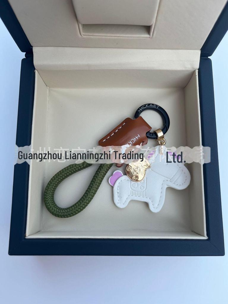 Instant Wealth Cowhide Keychain: Creative, Elegant Couple Gift & Cute Bag Charm