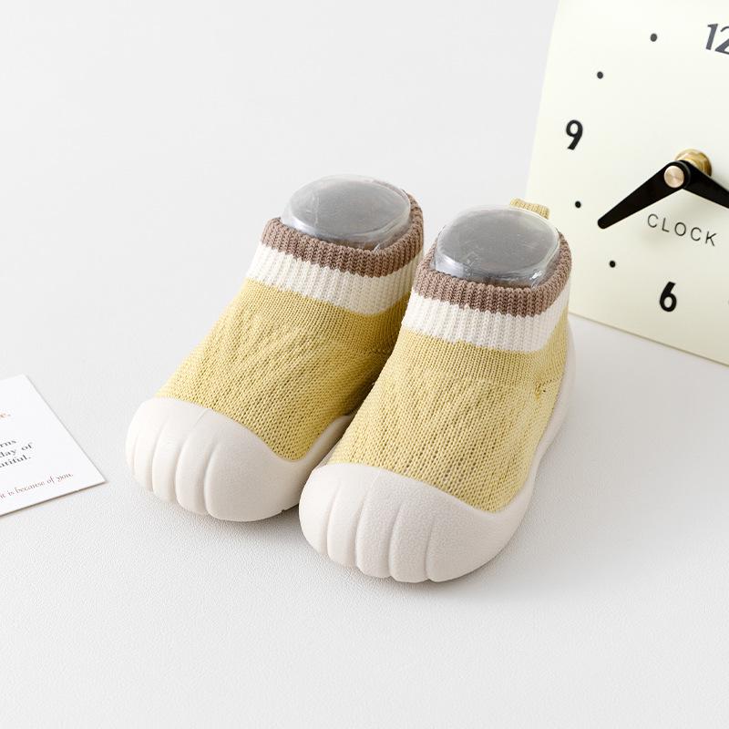 Unisex Baby Flyknit Indoor Shoes: Soft Sole, Breathable, Non-slip Toddler Shoes for Summer & Spring