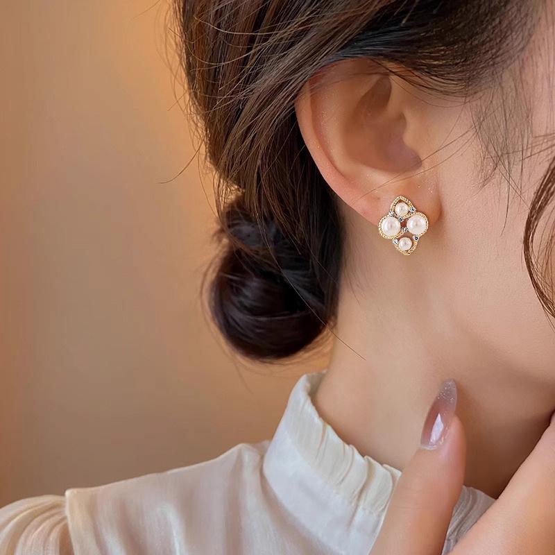 Exquisite Diamond Four-Leaf Clover Earrings for Women - 2025 High-End Stud Jewelry