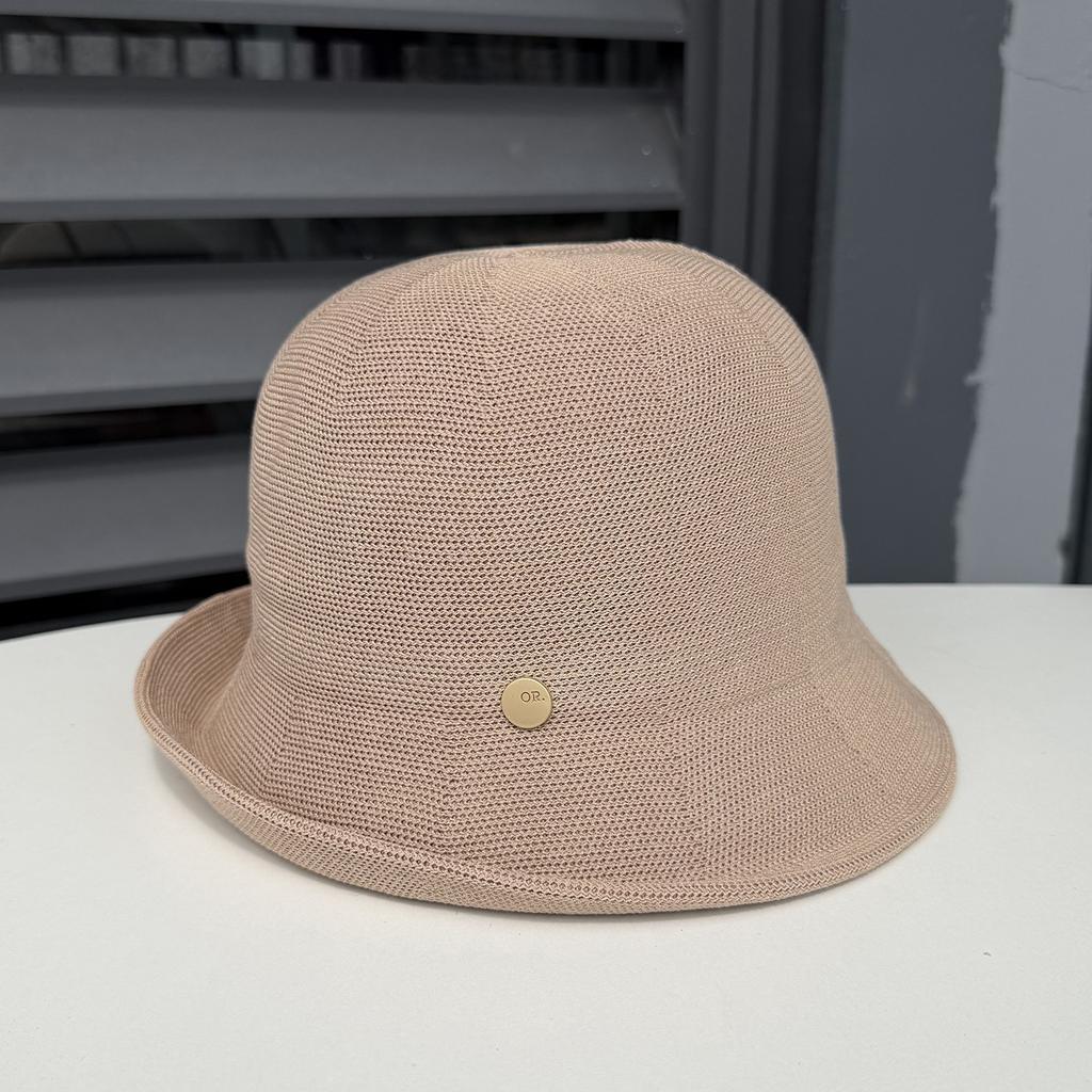Niche Metal Standard Crimped Bucket Hat Women's Casual Simple Washbasin Hat Spring and Summer Travel Breathable Sun Hat