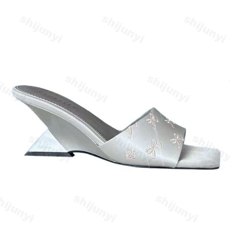 Mote Damesandaler 2025 Nye Sommer Firkanttå Dame Hælmules Sexy Høye Hæler Sandal Kiler Tøfler Kvinne Mote Kvinnetøfler