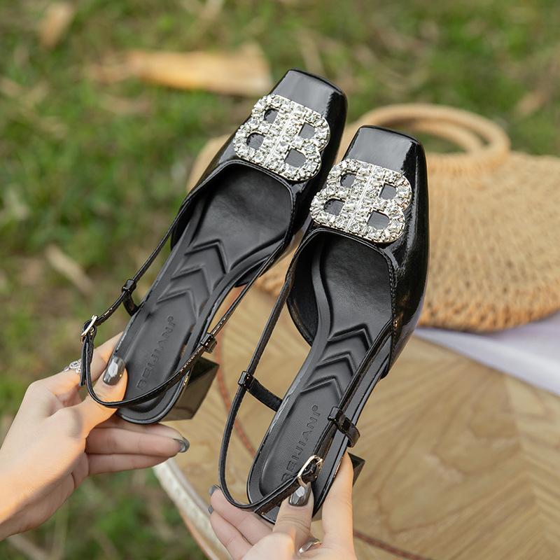 Fairy Feng Shui Diamond Square Buckle Baotou Middle Heel Sandals Female Summer New Square Head Empty Skirt