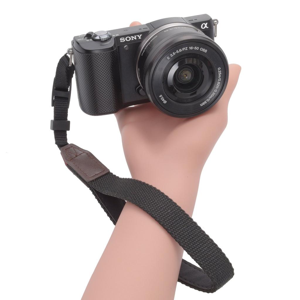 ETSUMI Action Hand Strap for SLR Cameras, Black, E-6711