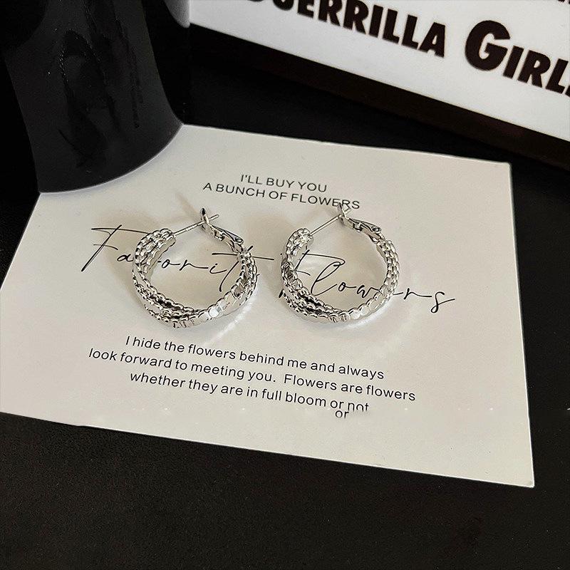 Stylish Geometric Braided Hoop Earrings for Women – Simple, Versatile, Fashionable with a Niche Design