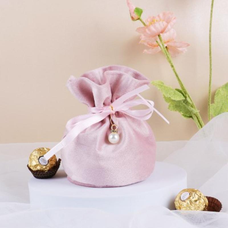 20Pcs Delicate Plush Gift Storage Pouches Luxurious Plush Pouches for Wedding Favors Chocolate and Candy Gifting