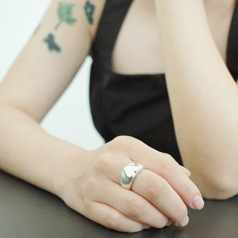 pinu big LOVE button ring